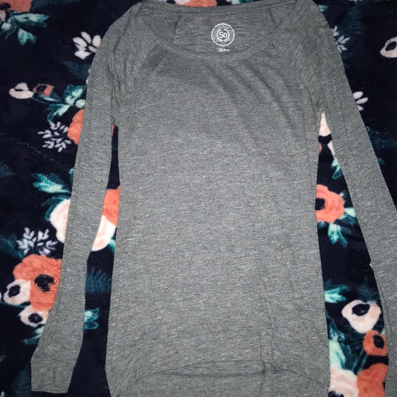 Woman’s long sleeve shirt - Picture 1 of 2